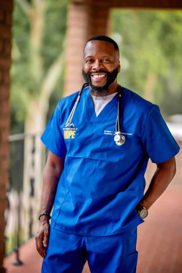 Dr. DaMond Holt